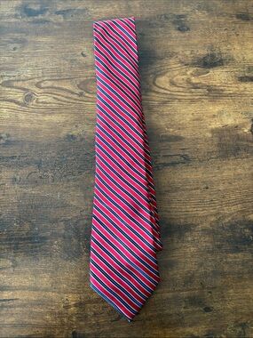 Men's Red Striped Silk Tie - Classic Formal Accessory